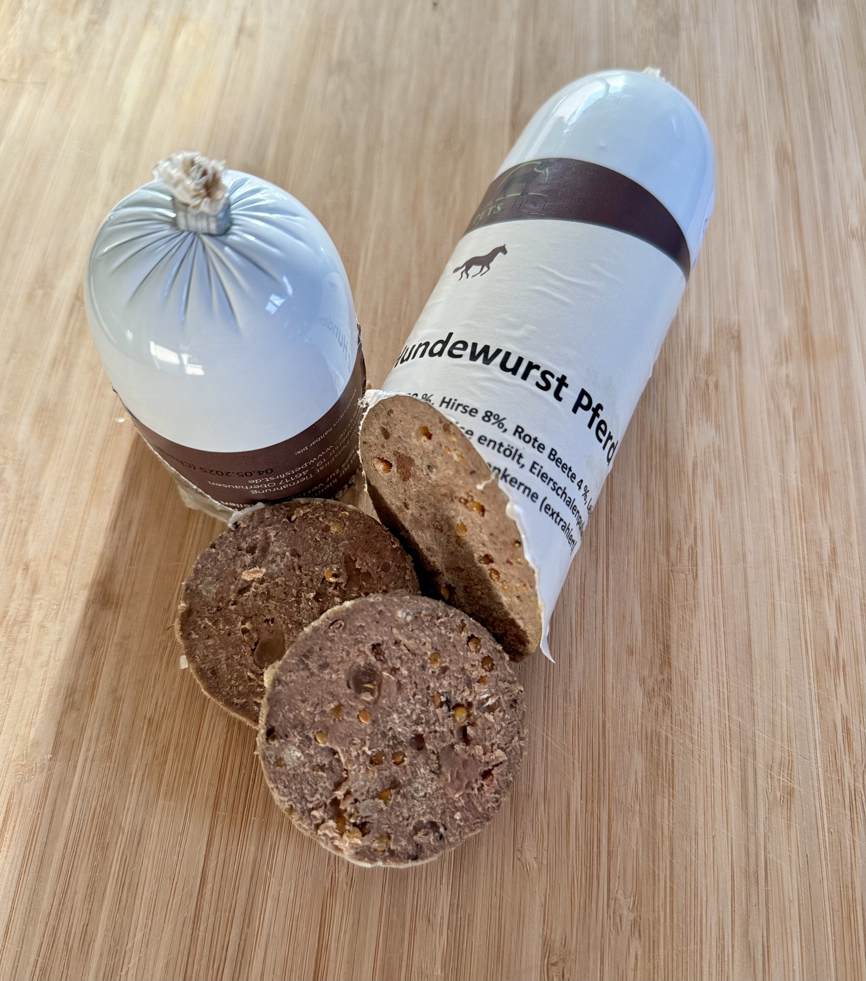 Petsfirst Hundewurst Pferd - Hirse und Rote Beete - Monoprotein 80% Fleisch-