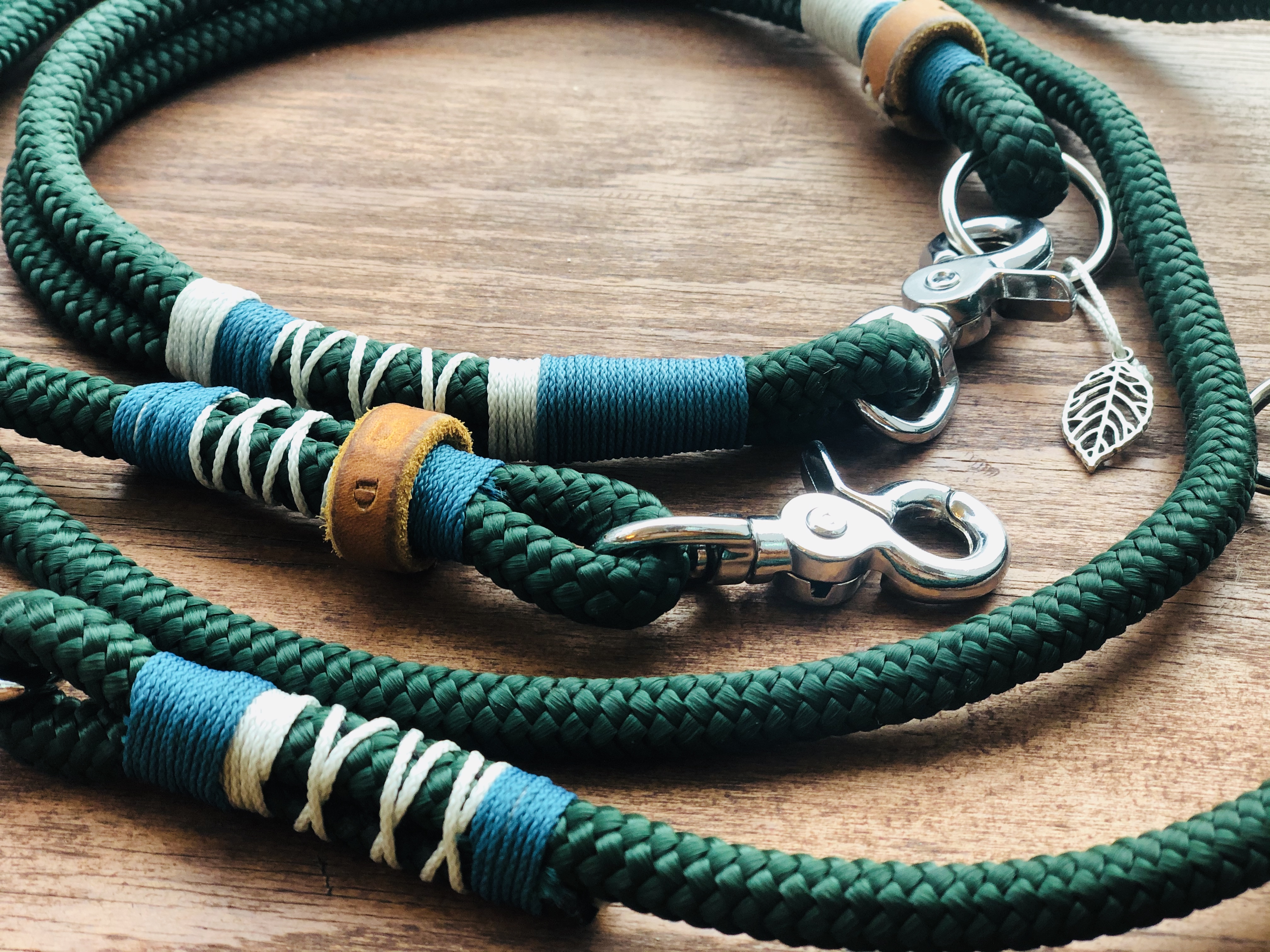 Grünes Tau-Leinenset  "FEDER" für Hunde mit passendem Halsband